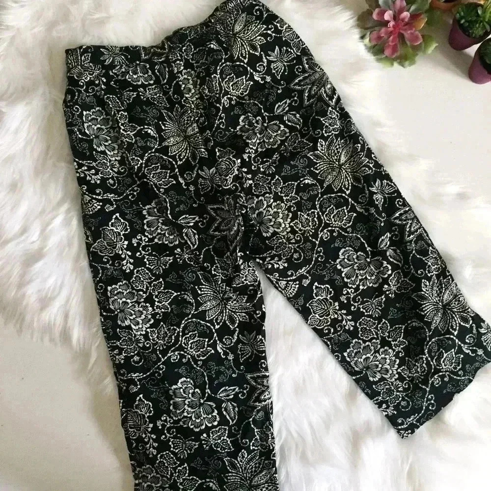 Jones New York Black and White Capri Pant - Picture 2 of 6